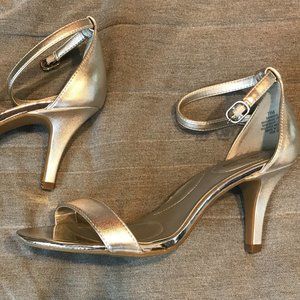 Bandolino Silver Sandals Size 7.5  WORN ONCE!